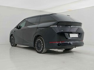 2026 Xpeng X9 I, серый, 5840700 рублей, вид 4