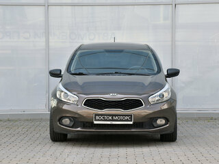 2014 Kia Ceed II, коричневый, 700000 рублей, вид 4