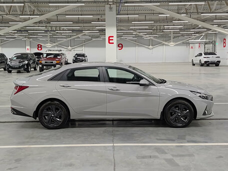 2021 Hyundai Elantra VII (CN7), серый, 2000000 рублей, вид 4
