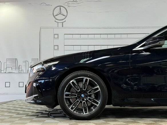 2025 BMW 5 серии Long 530Li xDrive VIII (G60/G61/G68), чёрный, 7699000 рублей - вид 10