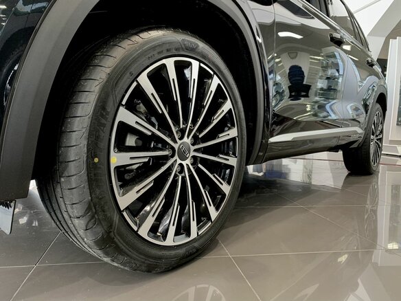 2026 Geely Monjaro I, чёрный - вид 8
