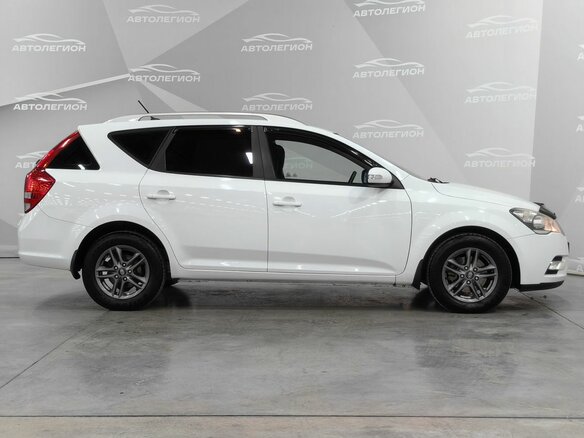 2011 Kia Ceed I Рестайлинг, белый, 865000 рублей - вид 5