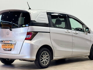 2010 Honda Freed Spike I Рестайлинг, серебристый, 970000 рублей, вид 2