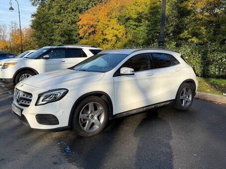 2018 Mercedes-Benz GLA 250 I (X156) Рестайлинг, белый, 2900000 рублей, вид 3