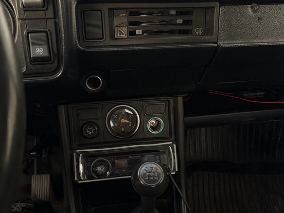 1996 Lada (ВАЗ) 2105, пурпурный - вид 9
