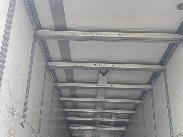 2002 Schmitz Cargobull SKO, белый, 2200000 рублей - вид 3