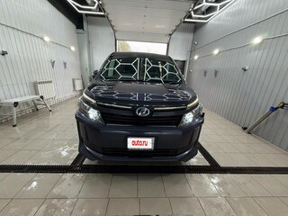 2016 Toyota Voxy III (R80), фиолетовый, 1790000 рублей, вид 1
