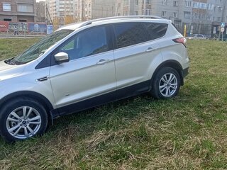 2017 Ford Kuga II Рестайлинг, серебристый, 1450000 рублей, вид 3