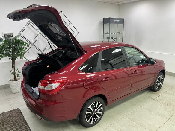 2026 Lada (ВАЗ) Granta I Рестайлинг, красный, 1369400 рублей - вид 6