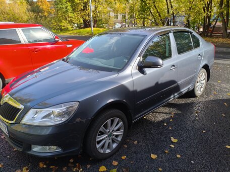 2011 Skoda Octavia DSG7 II (A5) Рестайлинг, серый, 910000 рублей, вид 1