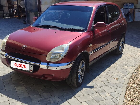 1999 Toyota Duet, красный, 200000 рублей