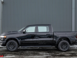 2026 Ram 1500 Crew Cab V Рестайлинг, чёрный, 9200000 рублей, вид 4