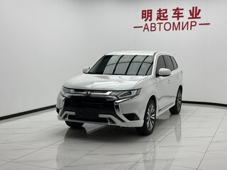 2022 Mitsubishi Outlander III Рестайлинг 3, белый, 2120000 рублей, вид 1