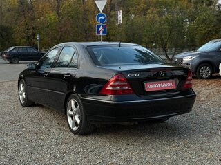 2004 Mercedes-Benz C-Класс 230 II (W203) Рестайлинг, чёрный, 760000 рублей, вид 4