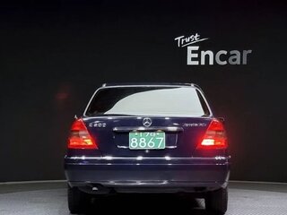 1996 Mercedes-Benz C-Класс 200 5-speed I (W202), синий, 1800000 рублей, вид 4