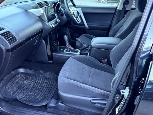 2014 Toyota Land Cruiser Prado 4-speed 150 Series Рестайлинг 1, чёрный, 3000000 рублей - вид 32
