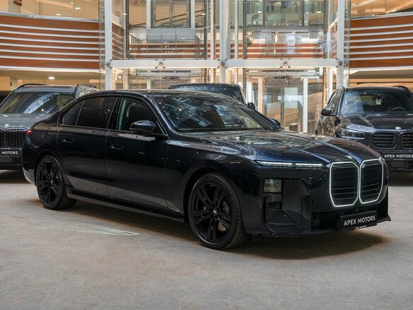 2026 BMW 7 серии 740 xDrive VII (G70) Рестайлинг, синий, 24190000 рублей - вид 2