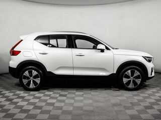 2024 Volvo XC40 I Рестайлинг, белый, 4611703 рублей, вид 4