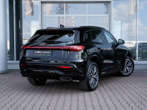 2026 Audi Q5 L III (GU), чёрный, 7099900 рублей - вид 4