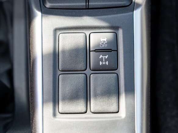 2025 Toyota Fortuner II Рестайлинг, белый, 5780548 рублей - вид 11
