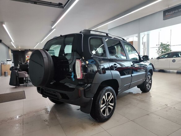 2026 Lada (ВАЗ) Niva Travel I Рестайлинг, зелёный, 1717000 рублей - вид 2