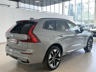 2026 Volvo XC60 II Рестайлинг 2, серый, 9400000 рублей, вид 4