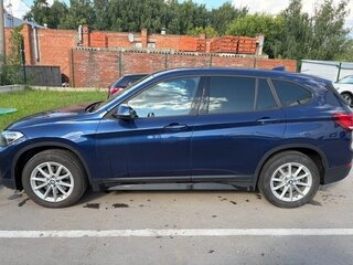 2020 BMW X1 20i xDrive II (F48) Рестайлинг, синий, 2900000 рублей, вид 4