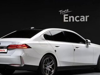 2024 BMW 5 серии 523d VIII (G60/G61/G68), белый, 6843224 рублей, вид 3