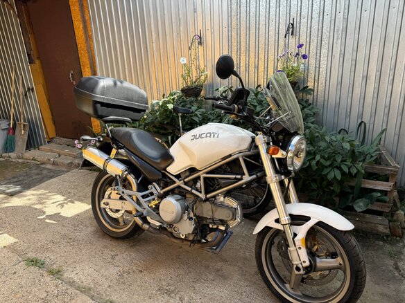 2001 Ducati Monster 400, белый, 250000 рублей - вид 9