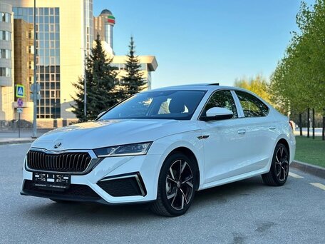 2022 Skoda Octavia IV (A8), белый, 2330000 рублей, вид 3