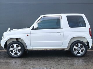 2008 Mitsubishi Pajero Mini II, белый, 749000 рублей, вид 2