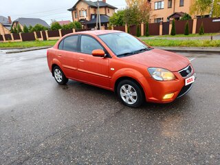 2010 Kia Rio II Рестайлинг, оранжевый, 450000 рублей, вид 4