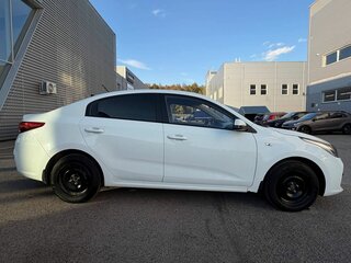 2019 Kia Rio IV, белый, 1330000 рублей, вид 4