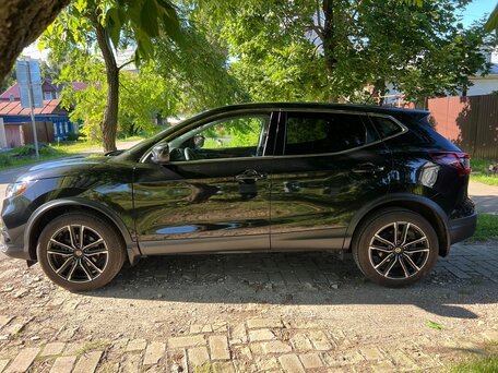 2020 Nissan Qashqai II Рестайлинг, чёрный, 1790000 рублей, вид 2