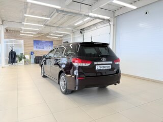 2010 Toyota Wish II, красный, 1249000 рублей, вид 4