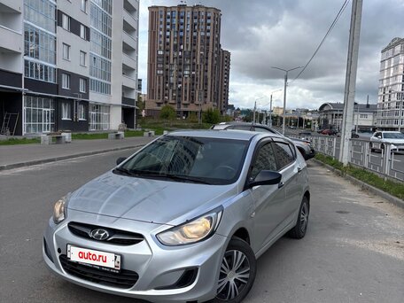 2013 Hyundai Solaris I, серебристый, 440000 рублей, вид 3