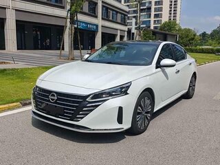 2023 Nissan Altima VI (L34) Рестайлинг, белый, 1895000 рублей, вид 1