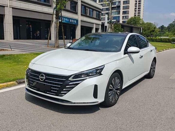 2023 Nissan Altima VI (L34) Рестайлинг, белый, 1895000 рублей