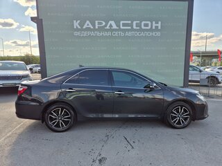 2017 Toyota Camry VII (XV50) Рестайлинг, серый, 2279000 рублей, вид 4