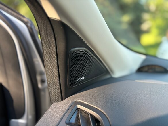 2017 Ford Kuga II Рестайлинг, серебристый, 1745000 рублей - вид 17