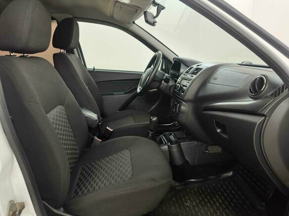 2018 Lada (ВАЗ) Granta I Рестайлинг, белый, 470000 рублей - вид 8