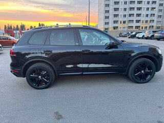 2018 Volkswagen Touareg II Рестайлинг, чёрный, 3600000 рублей, вид 3