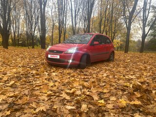 2008 Ford Fiesta Mk5, красный, 400000 рублей, вид 4