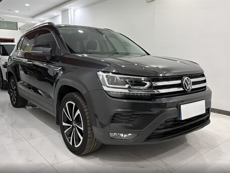 2022 Volkswagen Tharu I, серый, 1990000 рублей, вид 3