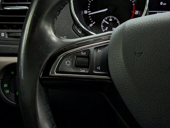 2016 Skoda Yeti I Рестайлинг, коричневый, 1685000 рублей - вид 21