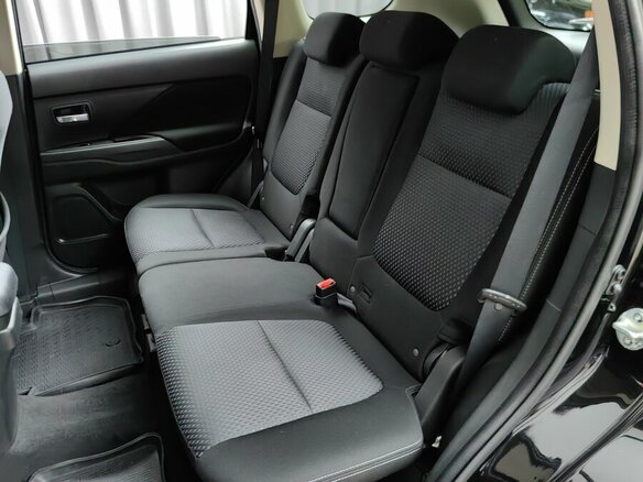 2018 Mitsubishi Outlander III Рестайлинг 2, чёрный, 1735000 рублей - вид 7