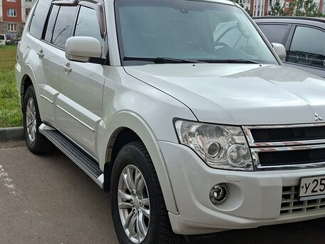 2013 Mitsubishi Pajero IV Рестайлинг 1, белый, 1970000 рублей, вид 3