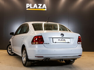 2018 Volkswagen Polo V Рестайлинг, белый, 1250000 рублей, вид 3