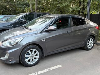 2011 Hyundai Solaris I, серый, 620000 рублей, вид 3
