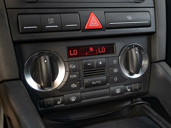 2007 Audi A3 II (8P) Рестайлинг 1, красный, 754000 рублей - вид 10